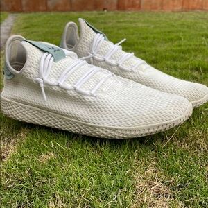 PHARRELL WILLIAMS HUMAN RACE